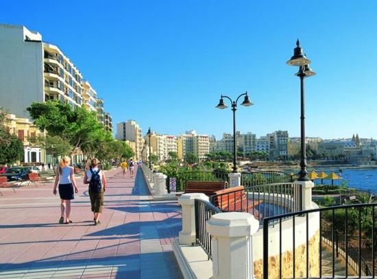 Splendid Seaside Retreat On Spinola Bay Apartment Saint Julian's Екстериор снимка