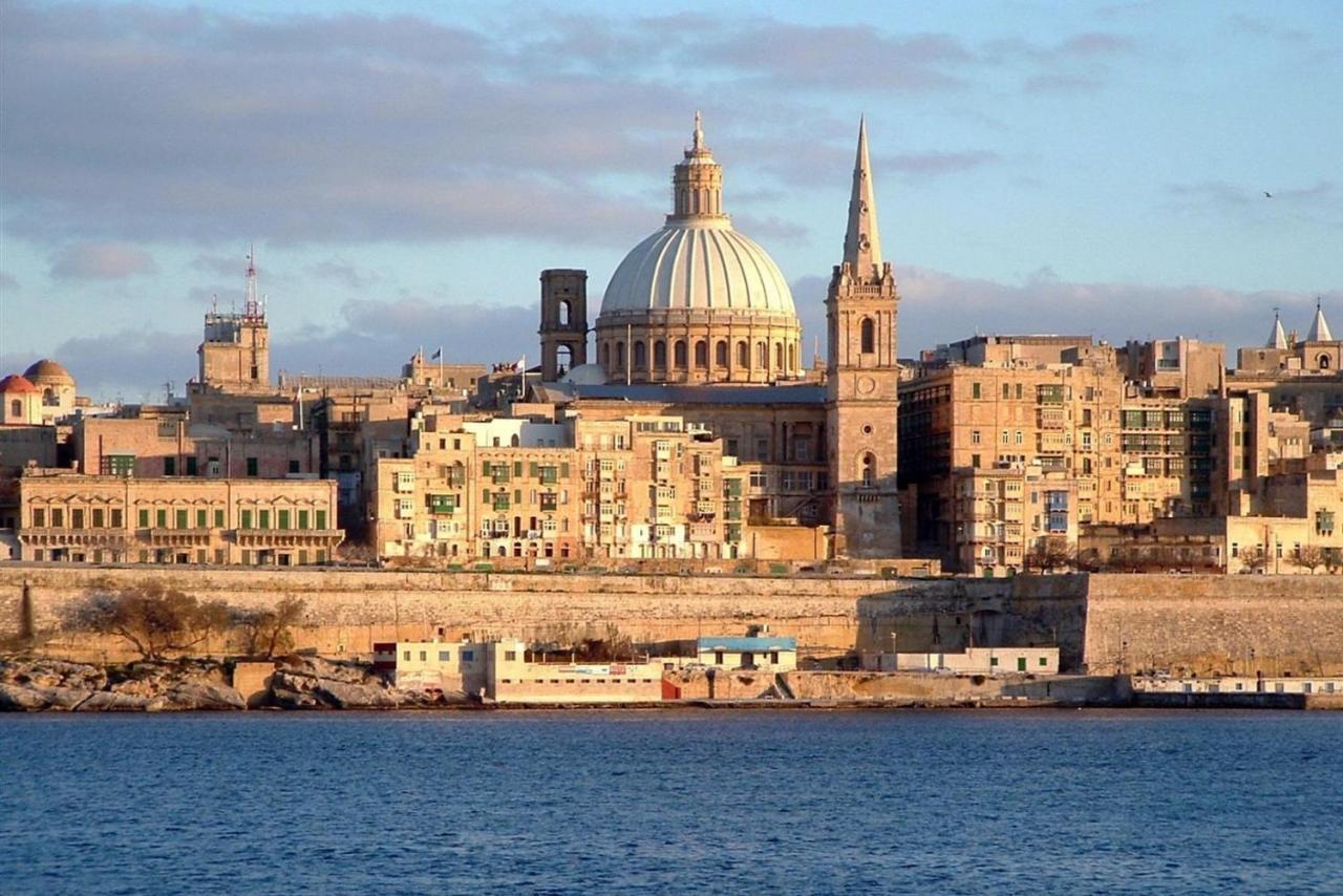 Splendid Seaside Retreat On Spinola Bay Apartment Saint Julian's Екстериор снимка
